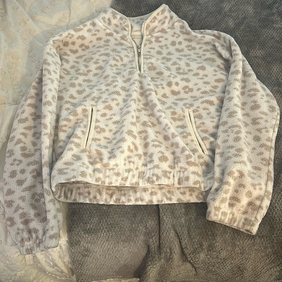Thread Ad + Supply leopard pullover - Picture 1 of 3